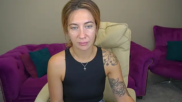 KateShanny online show from 09-18-25, 05:43