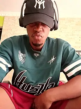 Snapshot of Bedroom_Gangster007 chatting on 01-16-26, 05:00 Bedroom Gangster007 online show from 01-16-26, 05:00