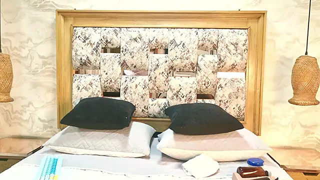 Snapshot of ZOLEY_WATSON chatting on 02-17-26, 02:53 ZOLEY WATSON online show from 02-17-26, 02:53