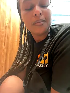 Snapshot of yummy0322 chatting on 09-10-25, 12:59 yummy0322 online show from 09-10-25, 12:59