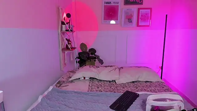 Camila Rivers online show from 10-23-25, 12:04