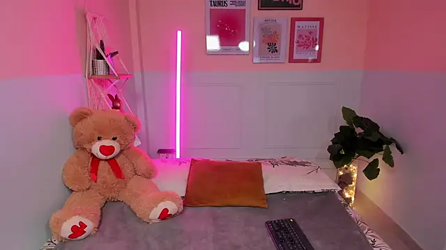 Camila Rivers online show from 11-26-25, 03:50