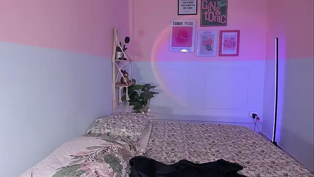 Camila Rivers online show from 10-09-25, 12:06