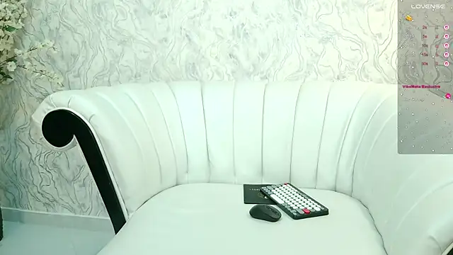 aura sanders1 online show from 11-11-25, 12:11