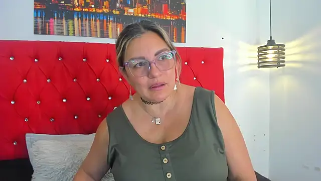 carolinacrus01 online show from 02-08-26, 04:15