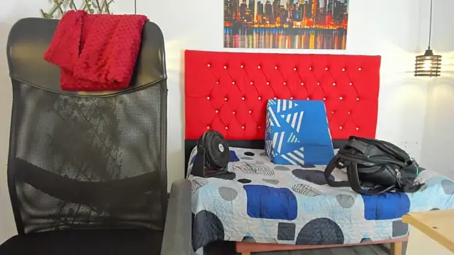 carolinacrus01 online show from 11-21-25, 02:27