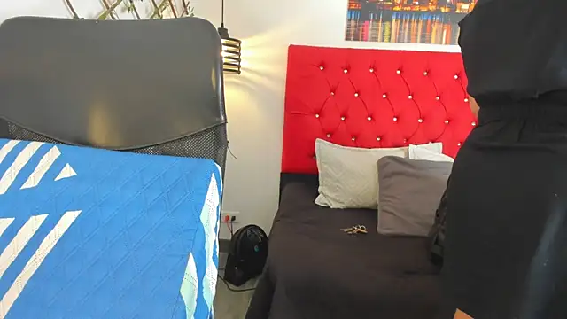 carolinacrus01 online show from 09-28-25, 04:47