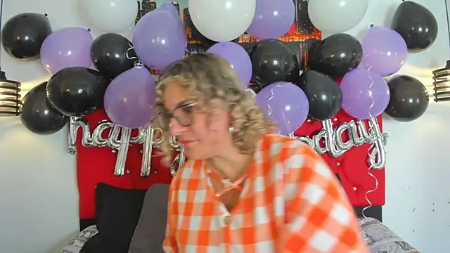 carolinacrus01 online show from 10-01-25, 03:05