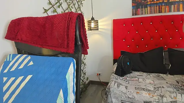 carolinacrus01 online show from 10-02-25, 05:05