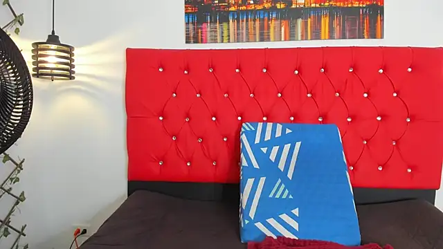 carolinacrus01 online show from 10-22-25, 03:33