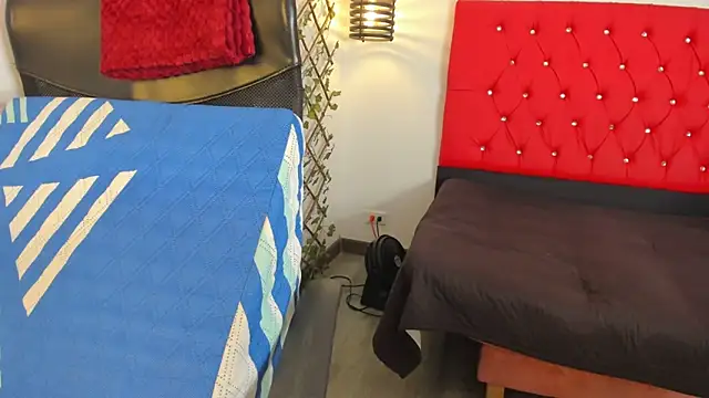 carolinacrus01 online show from 10-26-25, 02:50