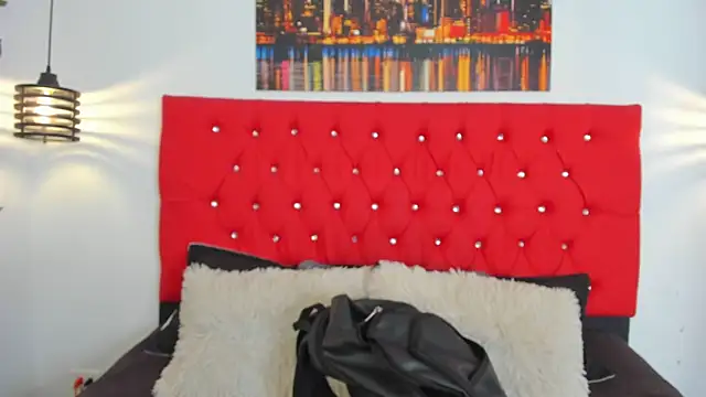 carolinacrus01 online show from 10-25-25, 06:41