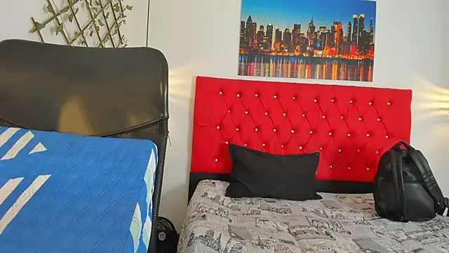 carolinacrus01 online show from 11-04-25, 03:38