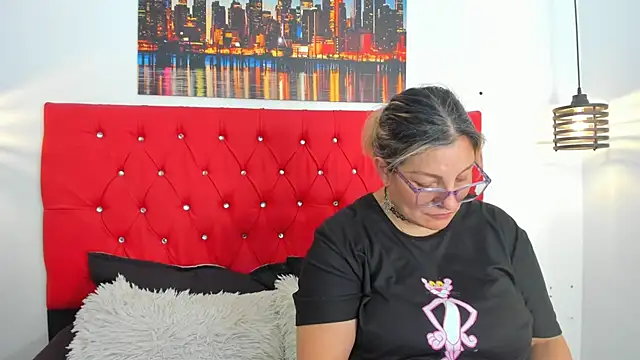 carolinacrus01 online show from 02-26-26, 06:19