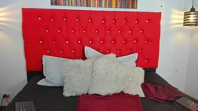 carolinacrus01 online show from 02-24-26, 04:41