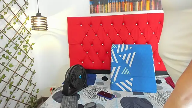 carolinacrus01 online show from 09-25-25, 02:45