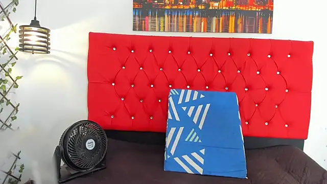 carolinacrus01 online show from 11-10-25, 03:17