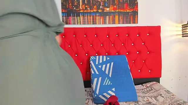 carolinacrus01 online show from 09-30-25, 04:13