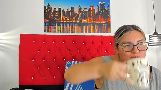 carolinacrus01 online show from 12-17-25, 04:12