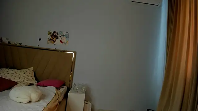 miko moonn online show from 10-20-25, 03:41