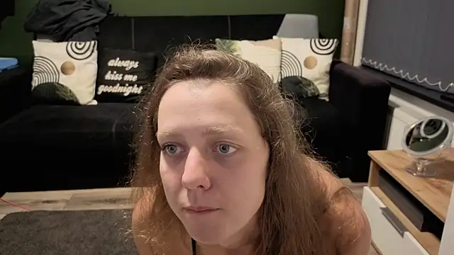 Snapshot of Eveline_Beauty_Kitty chatting on 09-29-25, 06:13 Eveline Beauty Kitty online show from 09-29-25, 06:13