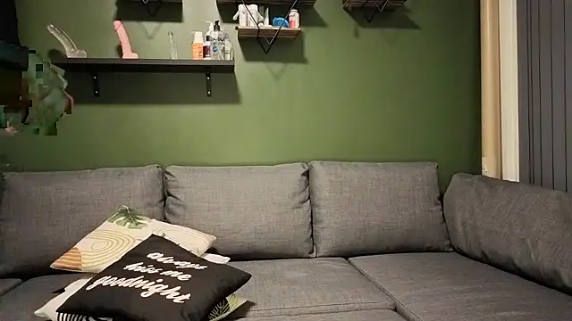 Eveline Beauty Kitty online show from 12-18-25, 04:44