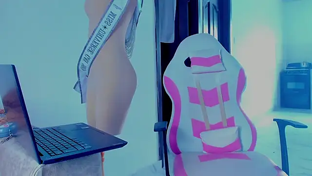 ISA BELLA VZL online show from 01-14-26, 08:56