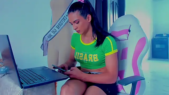 ISA BELLA VZL online show from 04-15-26, 06:56