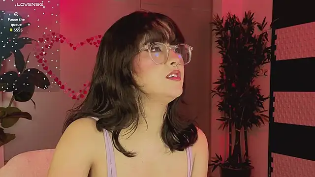 LiLLiAnderson online show from 03-08-26, 12:30