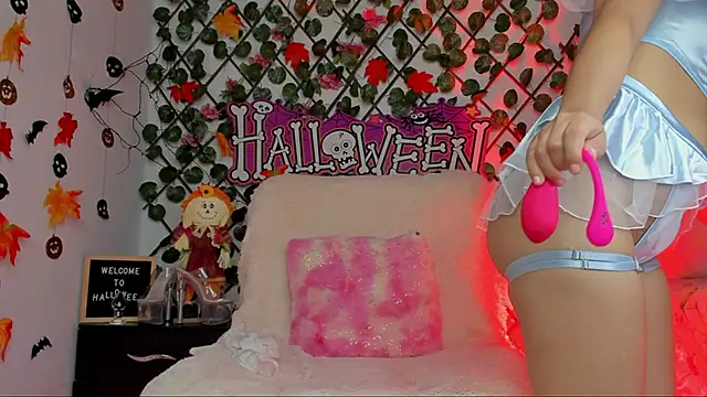 isabel jaames online show from 10-26-25, 07:47