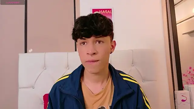 Axel  Evans online show from 04-07-26, 01:13