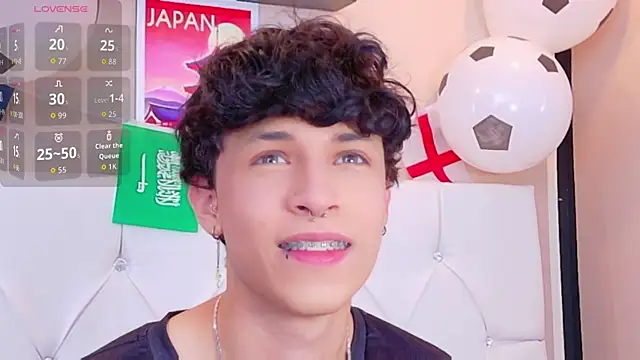Axel  Evans online show from 06-18-26, 02:00