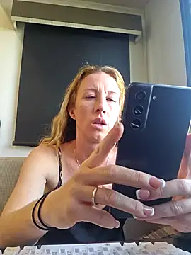 bmorganne420 online show from 12-02-25, 09:49