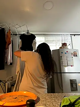 my aleja  online show from 11-25-25, 05:02