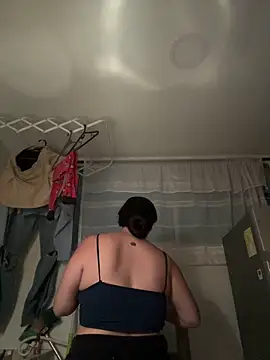 my aleja  online show from 02-16-26, 02:54