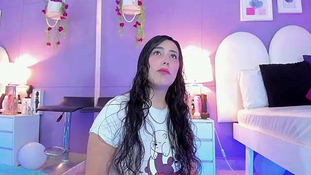 Snapshot of my_aleja_ chatting on 10-06-25, 12:28 my aleja online show from 10-06-25, 12:28