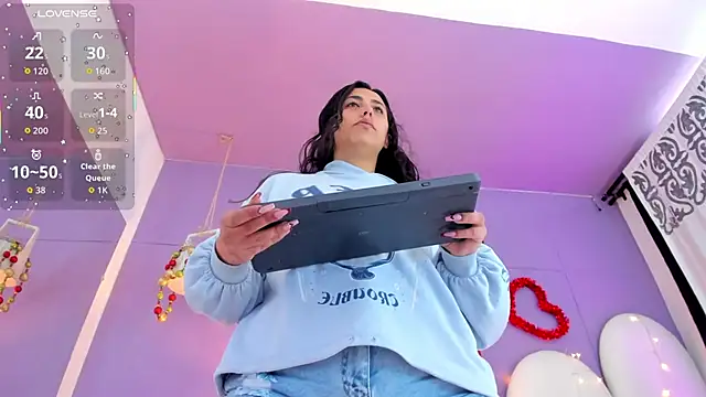 my aleja  online show from 12-19-25, 01:13