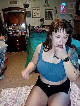 Snapshot of Ursulalane chatting on 10-29-25, 04:50 Ursulalane online show from 10-29-25, 04:50