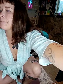 Snapshot of Ursulalane chatting on 10-13-25, 04:19 Ursulalane online show from 10-13-25, 04:19