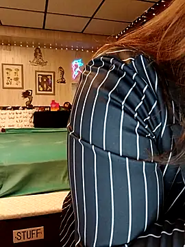 Snapshot of Ursulalane chatting on 10-11-25, 01:39 Ursulalane online show from 10-11-25, 01:39