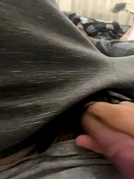 Snapshot of FrequentFew chatting on 01-06-26, 02:32 FrequentFew online show from 01-06-26, 02:32