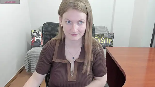 Snapshot of Alisha_Skyes chatting on 05-27-26, 05:20 Alisha Skyes online show from 05-27-26, 05:20
