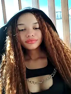 Snapshot of ChloeRaviss chatting on 10-13-25, 12:40 ChloeRaviss online show from 10-13-25, 12:40