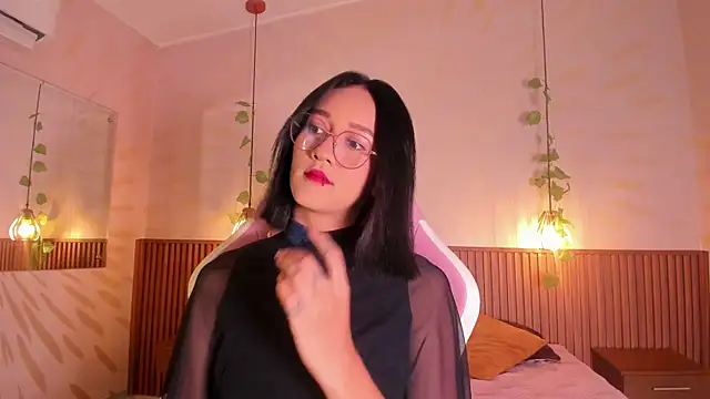daphne courtis online show from 06-20-26, 03:00