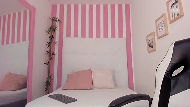 M0lly Beckers online show from 01-16-26, 07:51