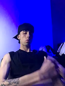 Snapshot of redmen69 chatting on 09-20-25, 04:50 redmen69 online show from 09-20-25, 04:50