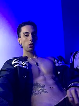 Snapshot of redmen69 chatting on 09-29-25, 02:07 redmen69 online show from 09-29-25, 02:07