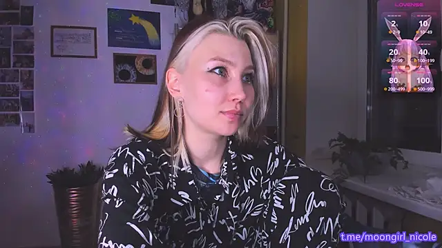 Snapshot of Nicole_matt chatting on 12-14-25, 09:09 Nicole matt online show from 12-14-25, 09:09