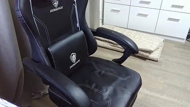 Snapshot of Milo9210 chatting on 11-01-25, 06:46 Milo9210 online show from 11-01-25, 06:46