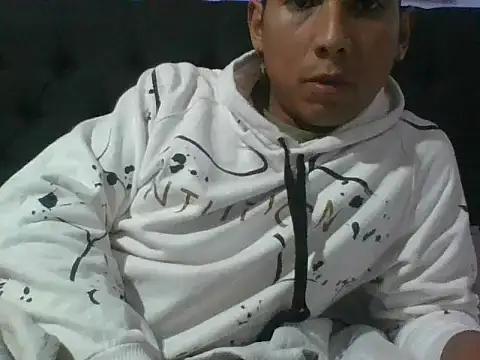 Helo3999 online show from 10-15-25, 05:28